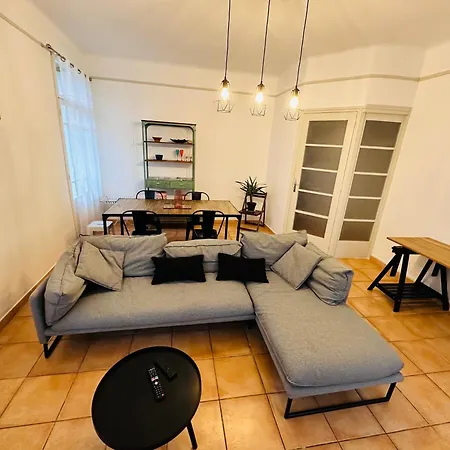 Lumineux Et Spacieux 2 Avec Parking Gratuit Dans La Rue Perpinhã